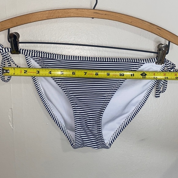 🦋Two piece blue and white striped with crochet design with black lining! - Picture 4 of 8